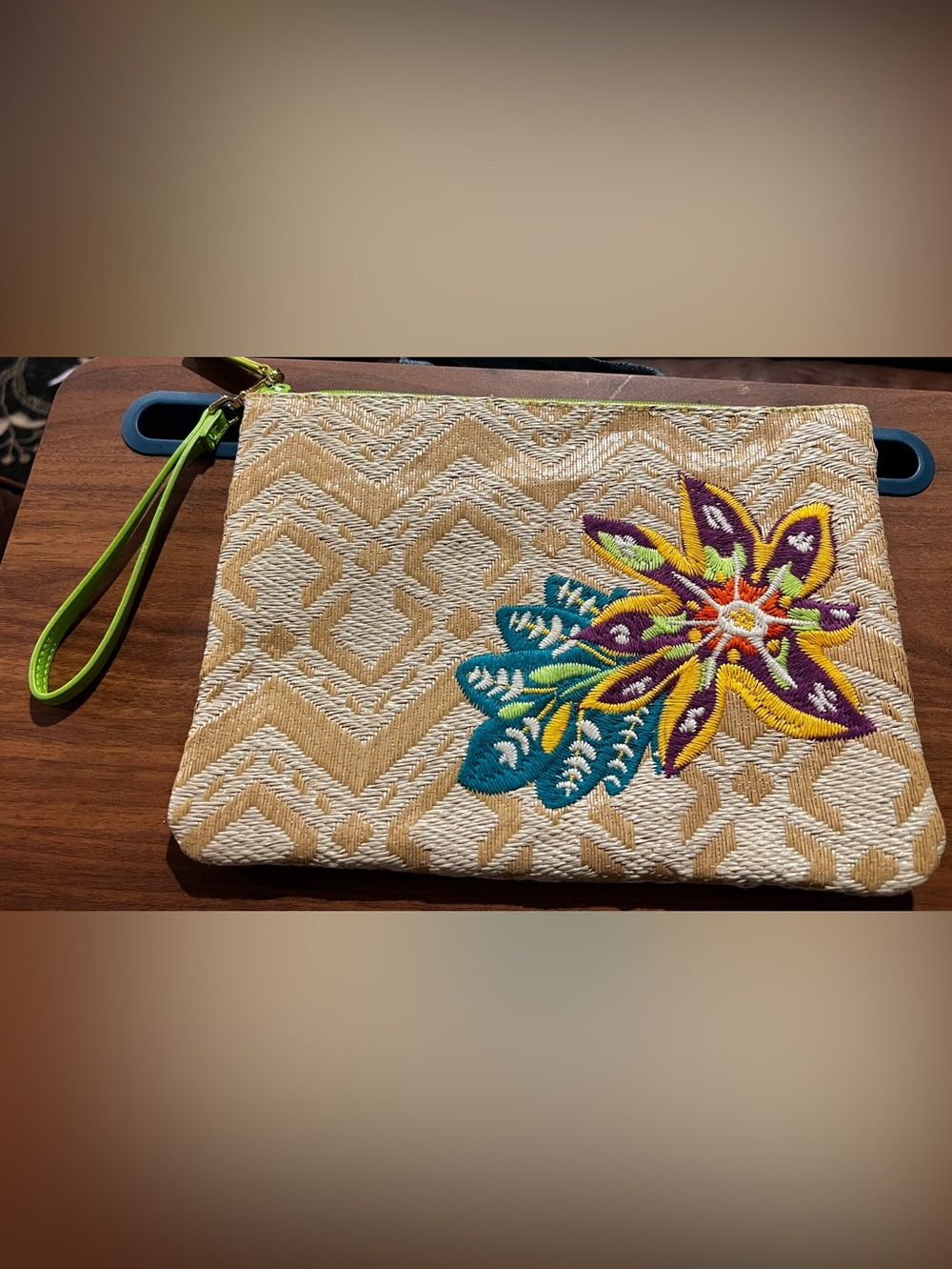 Vera Bradley Straw Beach Boho Wristlet In Neutral Chevron Embroidered Floral